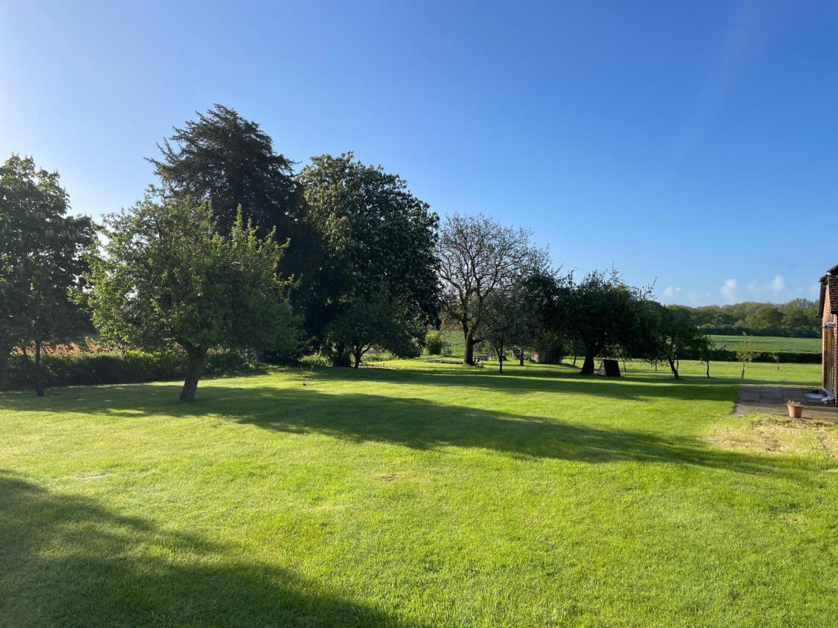 Little Park Farm Queen Anne Farmhouse & Apartments Stratfield Mortimer 외부 사진