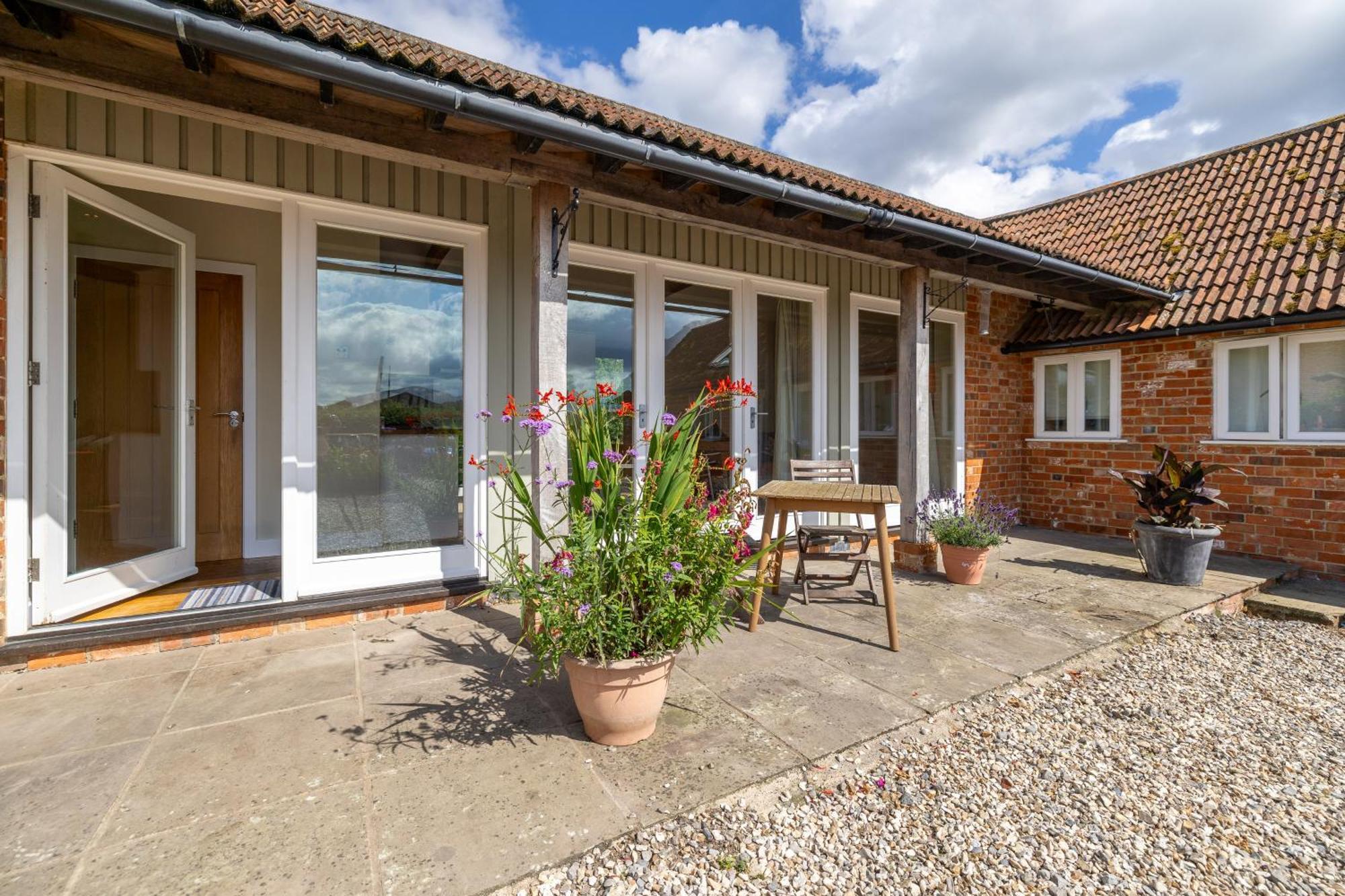 Little Park Farm Queen Anne Farmhouse & Apartments Stratfield Mortimer 외부 사진
