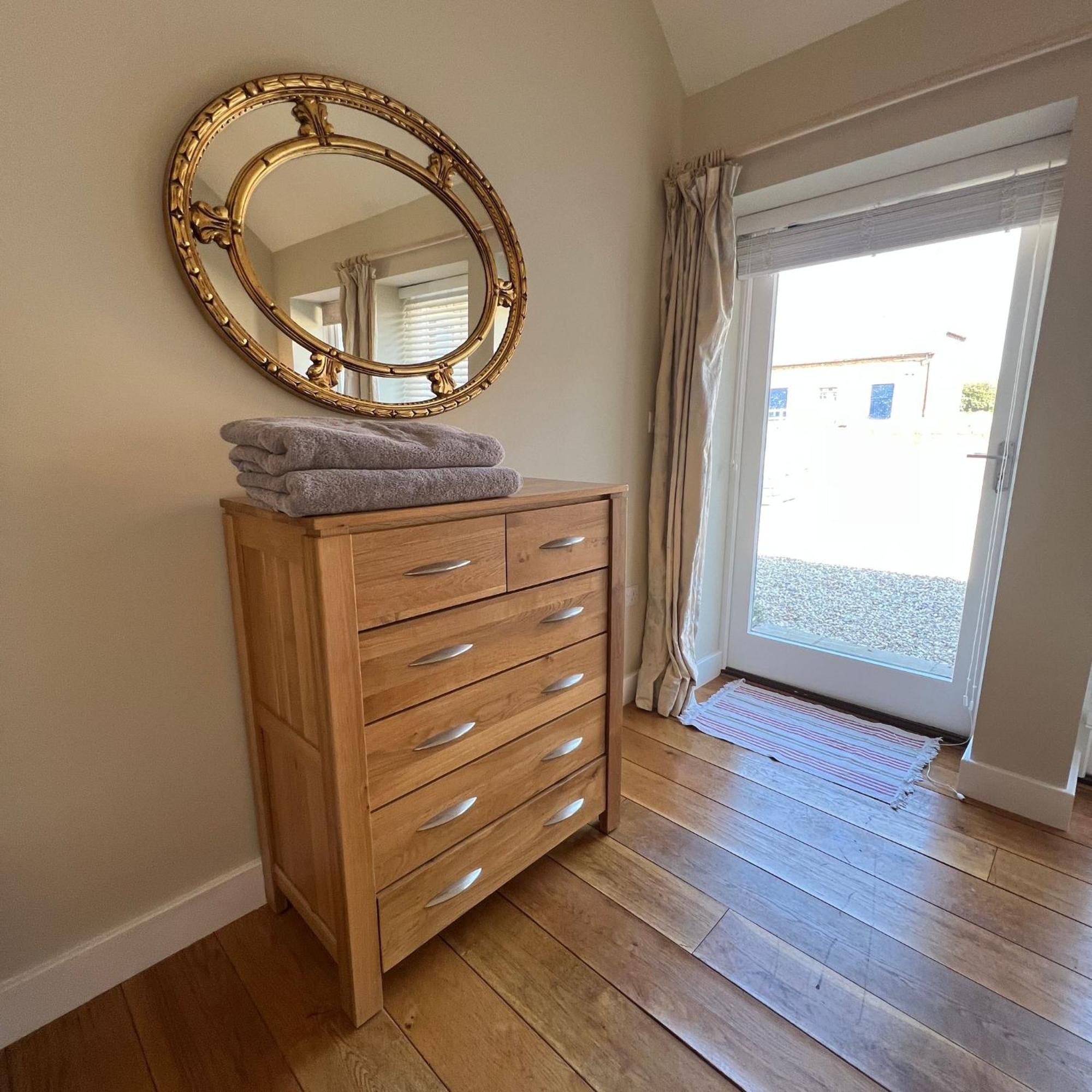 Little Park Farm Queen Anne Farmhouse & Apartments Stratfield Mortimer 외부 사진