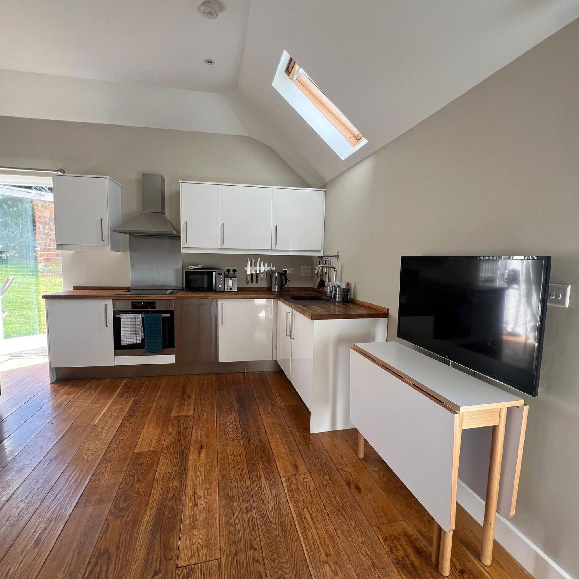 Little Park Farm Queen Anne Farmhouse & Apartments Stratfield Mortimer 외부 사진