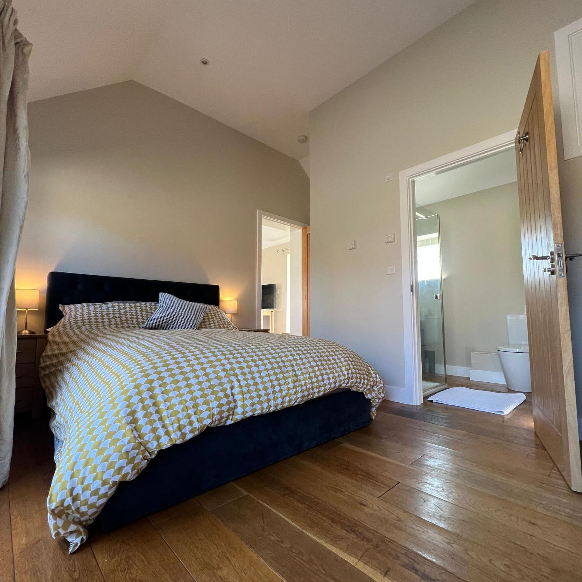 Little Park Farm Queen Anne Farmhouse & Apartments Stratfield Mortimer 외부 사진